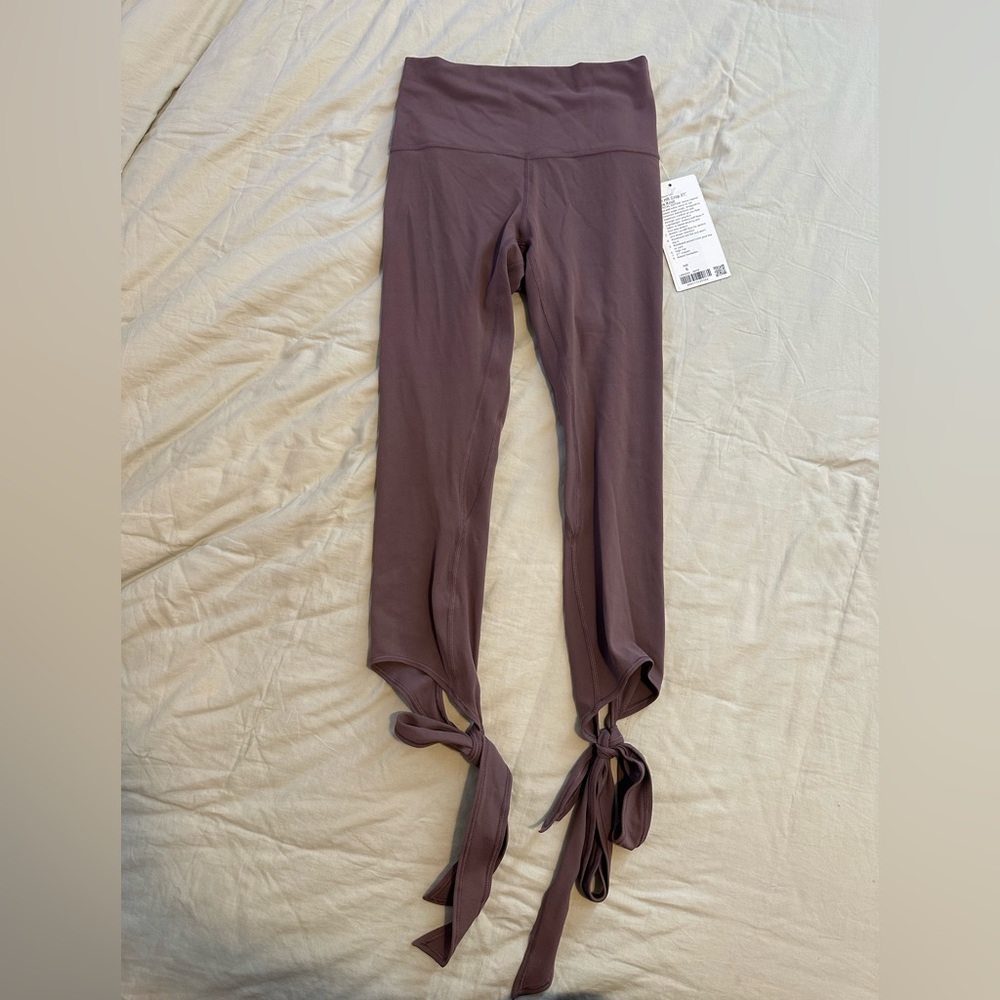 Align Love Knot Lululemon Crop Leggings